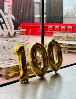 Celebration of the 100th resident at the Lab!